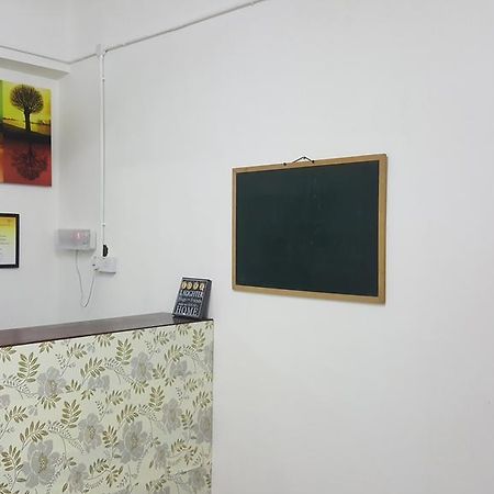 Stay Tuned Кучинг Екстериор снимка